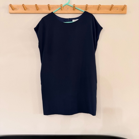 Ovi Dresses & Skirts - Navy Shift Dress Cap Sleeve Pockets Minimal Work Casual Dress - Size M